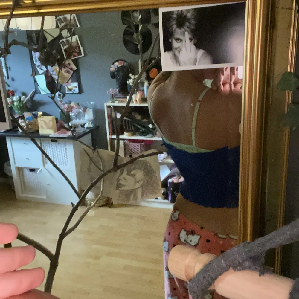 GĂ„r sĂ€kert att anvĂ€nda som kjol ocksĂ„, sĂ€ljs för den aldrig anvĂ€nts! LĂ€ngd : 25-26 cm men jĂ€ttestretchig, bredd: 29-30cm, ocksĂ„ stretchigđ«¶đ». YlĂ€osat.