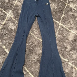 Mörk blåa flared tights - Bra skick