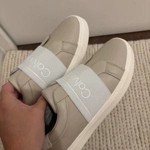Nya Calvin klein skor  - helt oanvända calvin klein skor stl 38