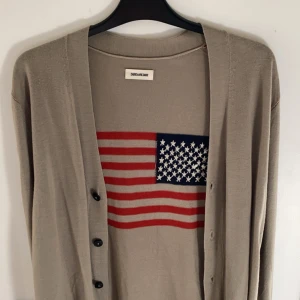 Zadig voltaire kofta  - bra skick knappt använd M passar L merinoull 