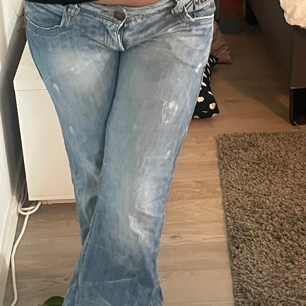 Jätte snygga lågmidjade jeans, kommer ifrån esprit, waist 38. Jeans & Byxor.