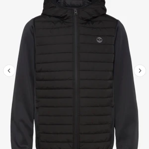 Jack och Jones Jacka svart - Svart jack & jones jacka i storlek 140 i mycket bra skick