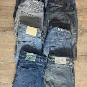 Dondup och Jacob Cohens - Dondups 700, Jacob cohens 1000. Väldigt bra skick i många olika storlekar! Kom privat för bättre bilder! Alla är 100% äkta och legit checkade!🤙combo pris är 4299 för alla jeans. 