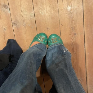 Tory burch ballerina  - Säljer mina supersnygga ballerina pga inte kommit till användning! Köpta vintage för 1500kr, nypris ligger på ca 3500