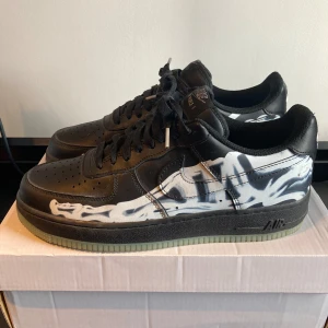 Air Force 1 Skeleton - Säljer för jag har ingen användning av dem längre. Använt sparsamt. Pris kan diskuteras!