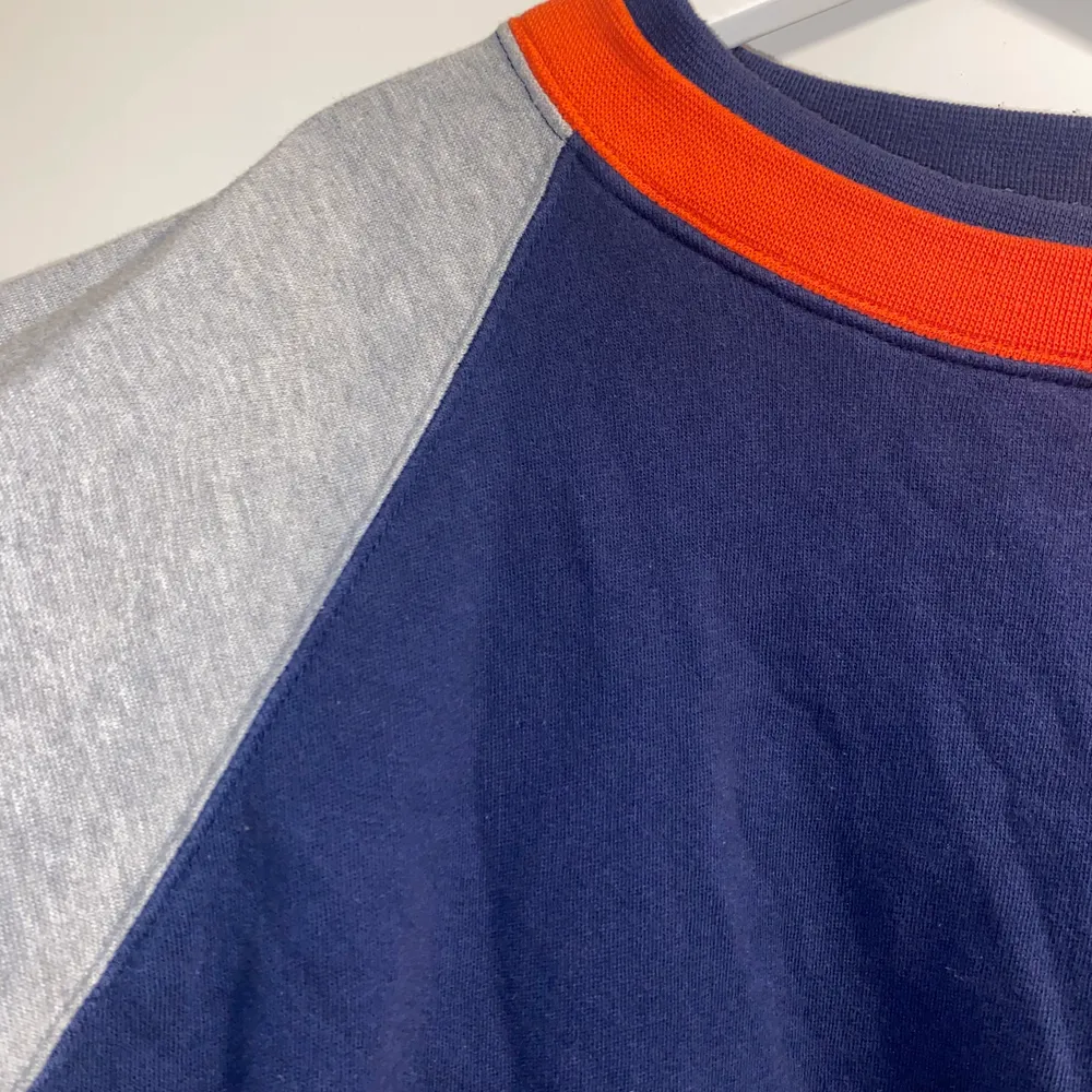 Jätteskön sweatshirt, använd ett fåtal gånger i strl XL. Tröjor & Koftor.