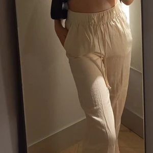 Linnebyxor  - Linnebyxor från hm, köpte förra veckan men inte kommit till användning! 