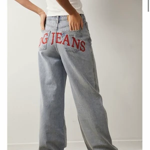 BDG JEANS - säljer dessa sååå snygga jeans fårn Urban outfitters!!!!! Knappast använda, jag är 160