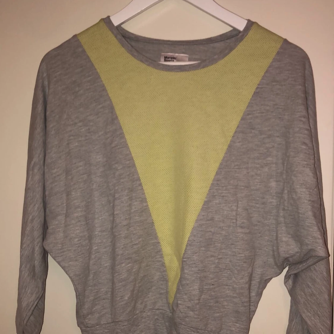 Grå träningströja