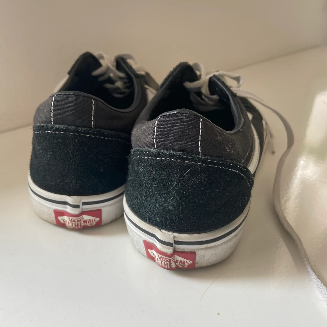 Svarta Vans skor  - 90