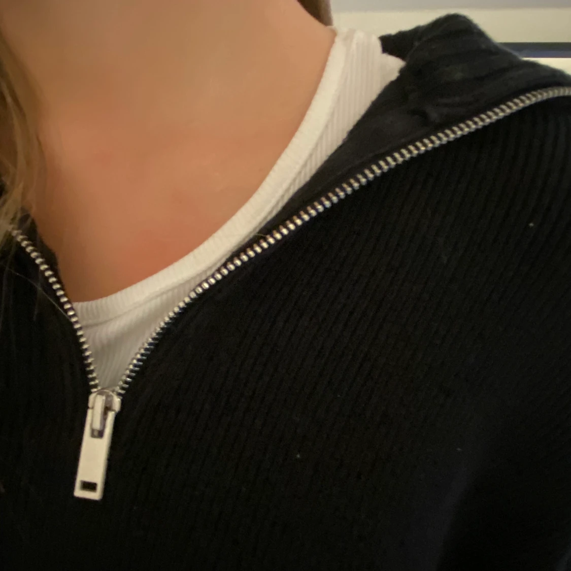 ribbad stickad tröja från Gina tricot  - 90