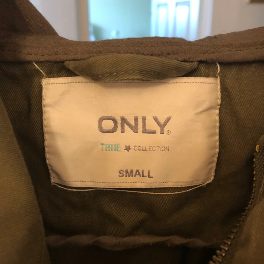 Militärgrön / mörkgrön Anorak jacka Strl. M - 91