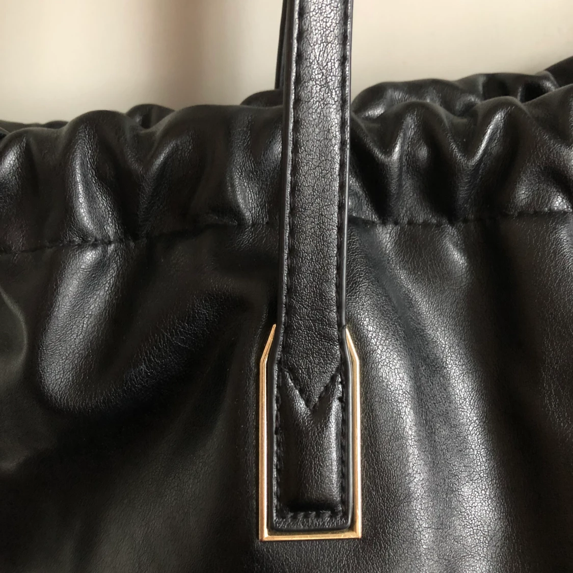 SVART VÄSKA H&M - 91