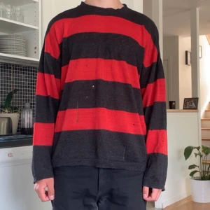 Our legacy popover drop knit stripe moth - Assfet our legacy knit, luftig som fan och najs distressing på ( sista bilden ) vet inte vad retail price är men släpper för bra pris. Size 46 (oversized) är 180cm och vanligtvis size M