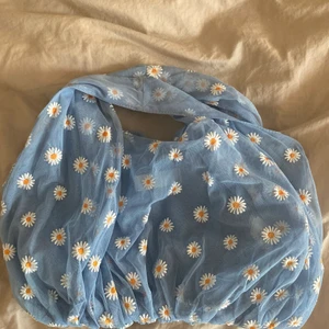 Handväska  - Söt väska från Zara 