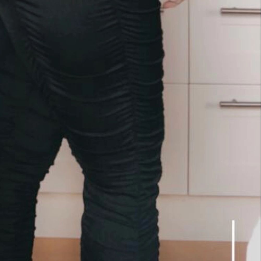 Säljes pga använder inte 💖 Använt fåtal gånger så fint skick!. Jeans & Byxor.