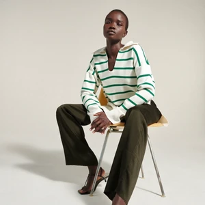 Zara tröja! - Skön och bekvän tröja, lång i ärmen😍 använd ett fåtal gånger bara, inköpt i september för ca 400💕