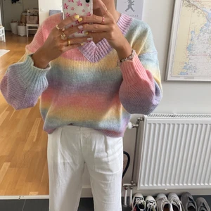 Stickad tröja - Aldrig använd superfin stickad tröja 🌈. Skriv för fler bilder🥰