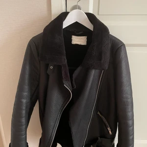 Vinter/höst jacka från zara - Varm vinter/höst jacka i storlek S. 