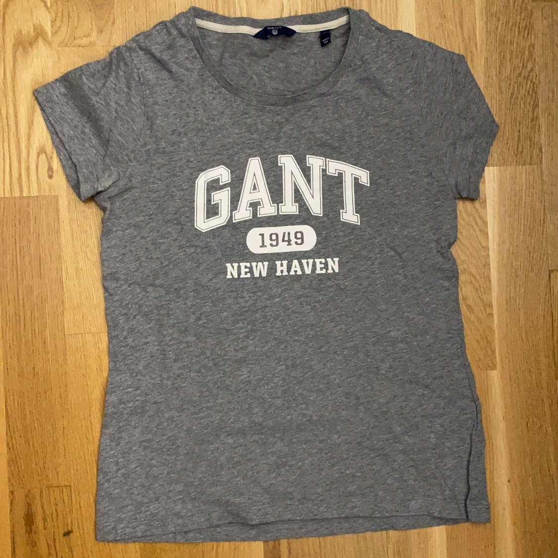 En grå gant T-shirt, XS