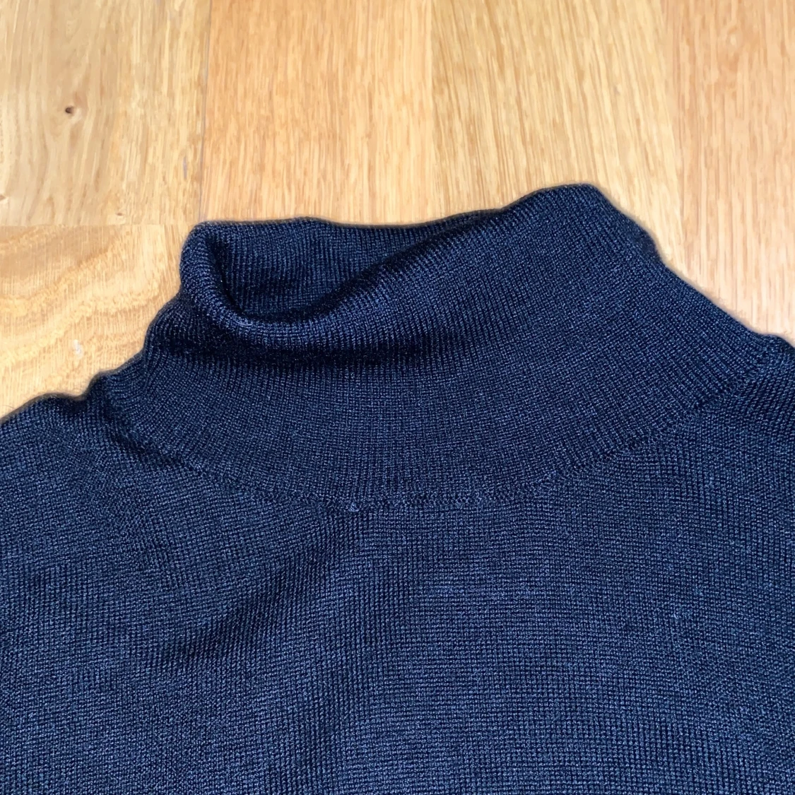 Svart tröja, storlek XS - 90