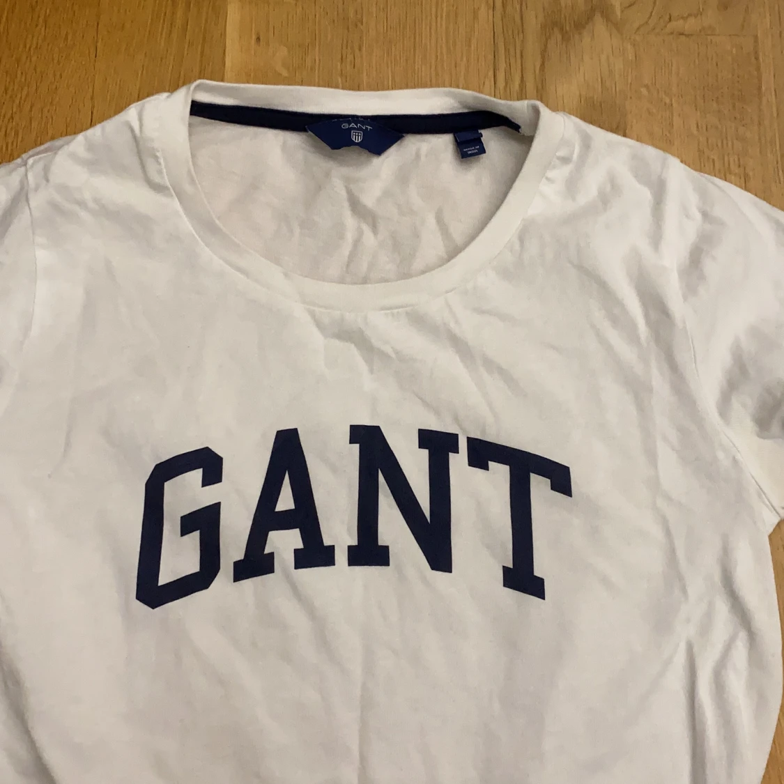 En vit gant tröja, i storlek XS - 90