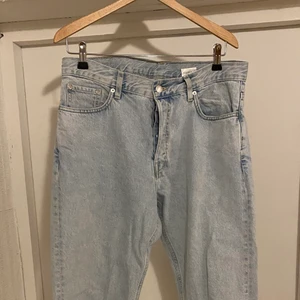 Weekday space - Weekday space jeans. Bra skick. Storlek 31/32.