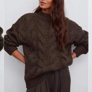 Säljer denna underbara tröjan från Claire Rose kollektion med NAKD ❤️ Knappt använd 