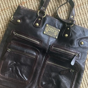 Dolce & Gabbana vintage väska (inte äkta - Vintage känsla.