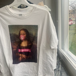 Mona Lisa  - T-shirt aldrig använd liten i storlek 