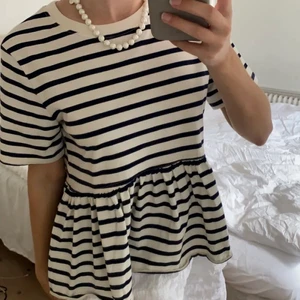 Randig topp - Randig topp från zara i ny skick. Frakt tillkommer. 