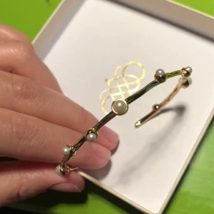 Lily and rose  - Oanvänd efter köp, helt ny, köp 381kr 