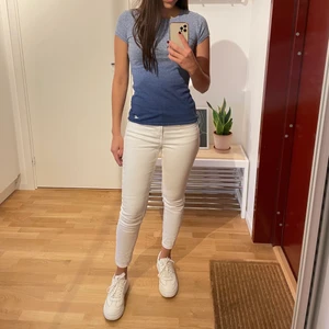 T-shirt size XS hollister - T-shirt slim fit. Bra skick. 