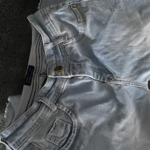 Lågmidjade jeans  - Storlek xs, 60kr + frakt om vi inte möts upp i Eskilstuna 🤍