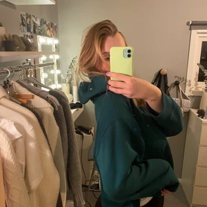 Zara hoodie - Oanvänd hoodie från zara❤️ liten i storleken, jag har normalt sätt s
