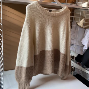 Oanvänd stickad tröja - Oanvänd stickad tröja