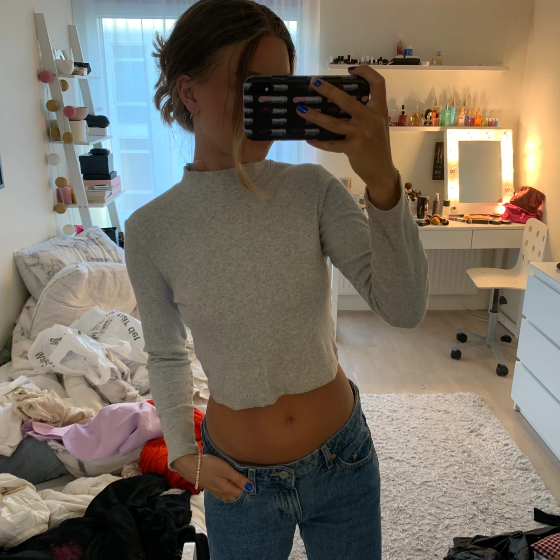 Långärmad grå tröja