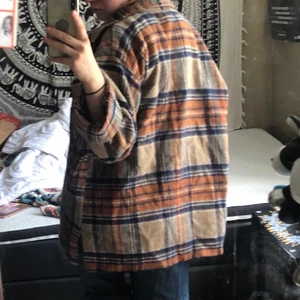 Oversized skjorta  - Oversized skjorta, lite tjockare tyg och världens härligaste färger! Passar även perfekt som tunnare jacka nu till hösten :) Jag kan mötas upp i Göteborg, annars tillkommer frakt 💕