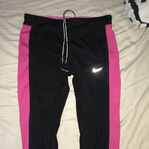 Nike träningsbyxor  - Nike träningsbyxor rosa och svarta 