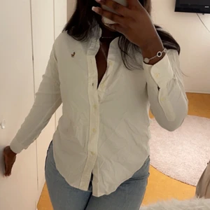 Vit Ralph Lauren skjorta - Använd 3 ggr, slimfit