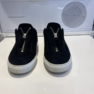 Axel Arigato skor - Andvända endast 5 gånger              Säljer pågrund av att dem är för små i storleken