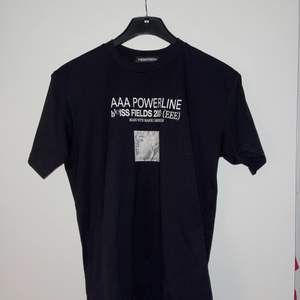 Ecco2k Bliss Fields, AAA Powerline “E” T-shirt Never worn, mint condition. Open to trades for other DG shirts or the same shirt in size L or XL <3