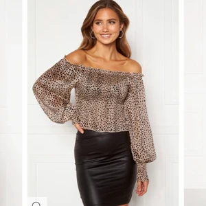 Bubbelroom top - Top från bubbelroom. Köpt för 239 kr använd 2 gånger är i toppskick. Skickar eller möts upp. Fraktkostnad 48kr