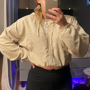 Kofta - Kofta som är för liten på mig! Frakt tillkommer!