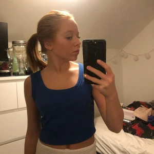 Blått linne - Säljer mitt fina blå linne eftersom att det inte kommer till använding.