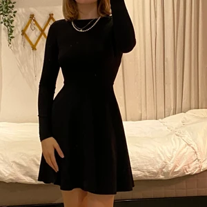 Gina klänning - Skitfin klänning med öppen rygg från Gina🖤 Sitter som en smäck! 