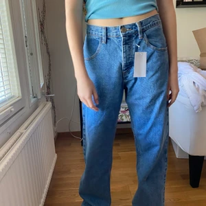 Low Rise jeans  - HELT NYA Brandy Melville jeans! Helt slutsålda, super sköna och snnyga ❤️