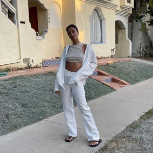 Linnebyxor  - Säljer mina helt nya linnebyxor från Alice Stenlöfs egna märke!! Säljer pga försmå!! Prislappen finns kvar och dom är endast testade! 🤍🤍