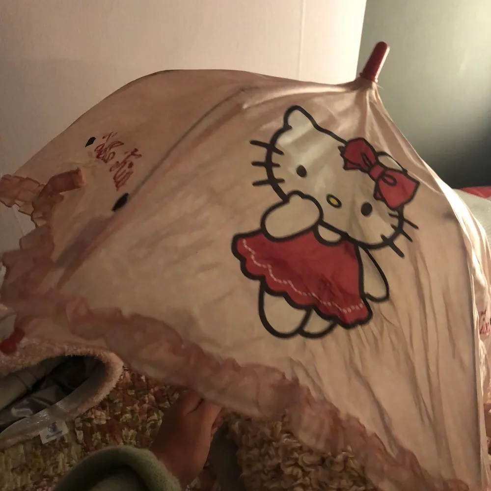 Hello Kitty paraply ☂️ . Övrigt.