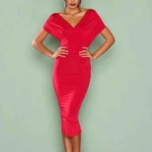 Klänning - Superfin bodycon klänning! använd få gånger i nyckick!